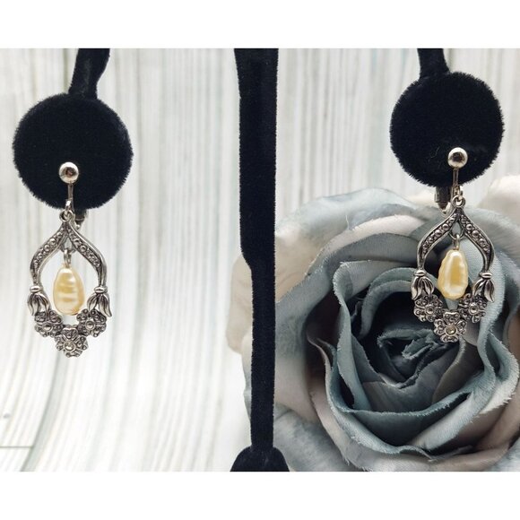 Vintage Silver Tone Drop Dangle Faux Pearl & Floral Hoop Earrings Clip On 1.75" - Picture 5 of 11